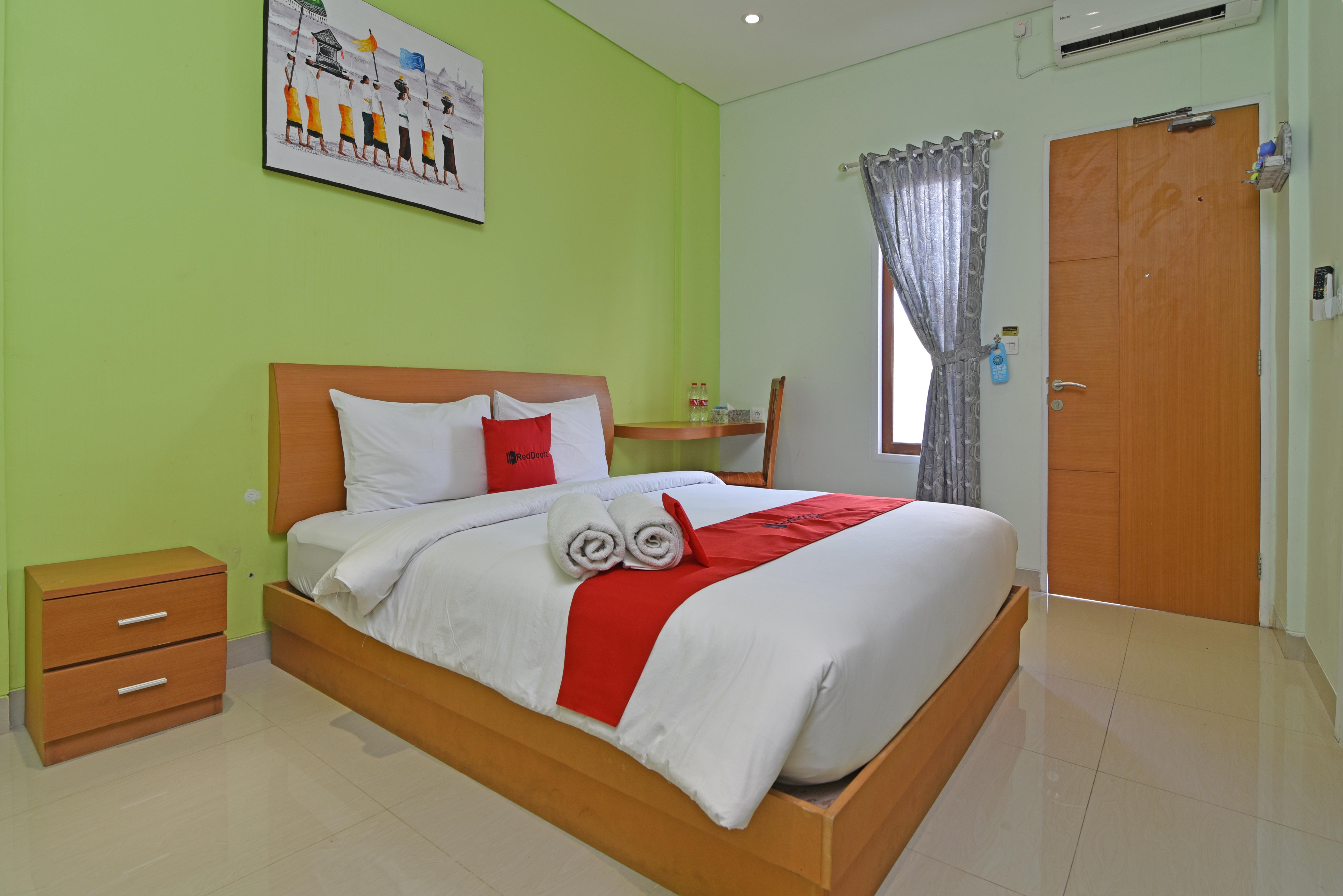 RedDoorz Plus @ Mahendradatta Denpasar Exterior foto