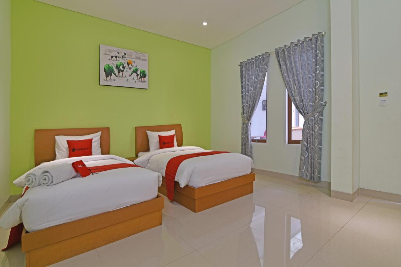 RedDoorz Plus @ Mahendradatta Denpasar Exterior foto